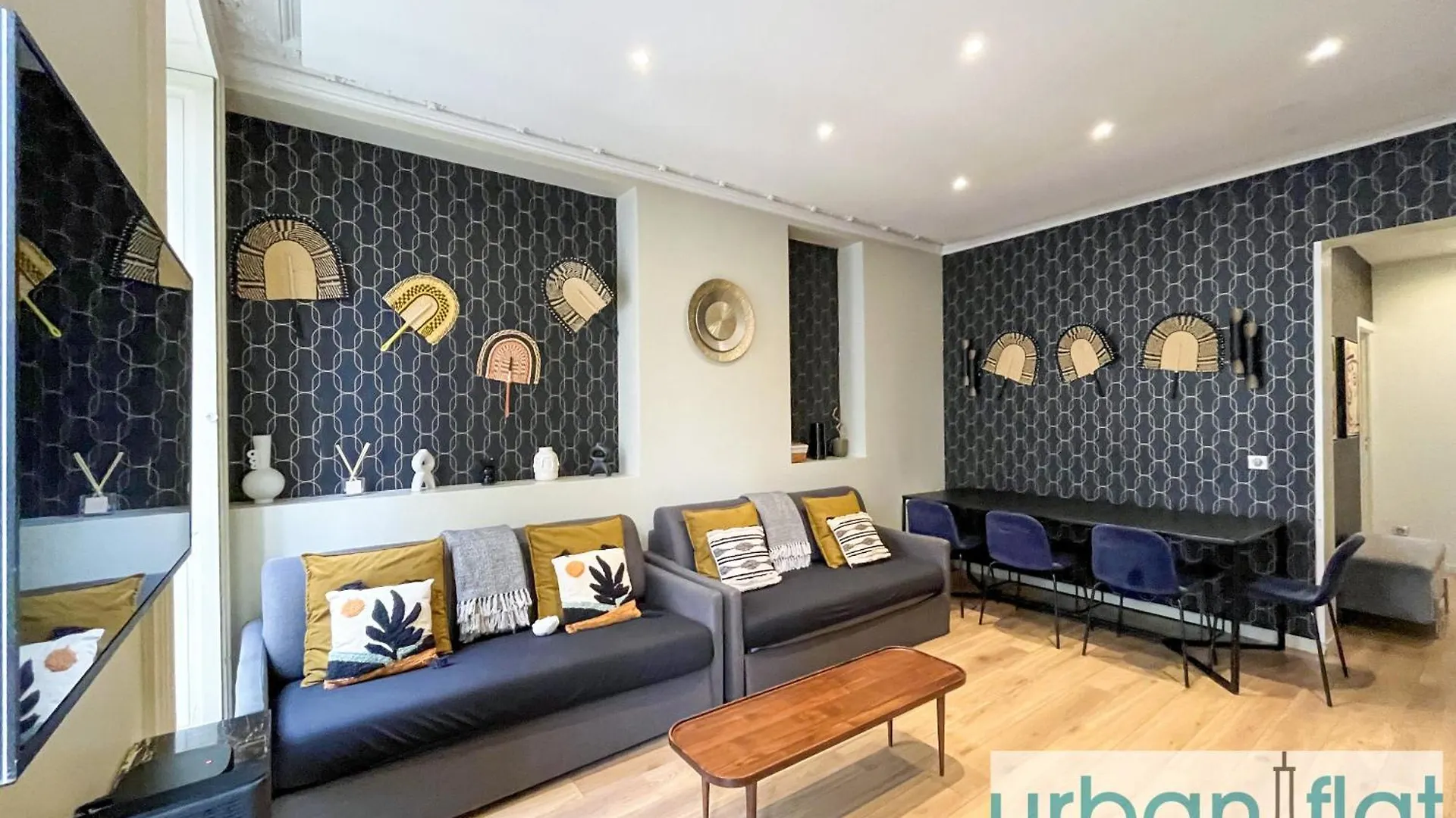 Apartment Urban Flat 61 - Pretty 3 Bedrooms In Center Of *
